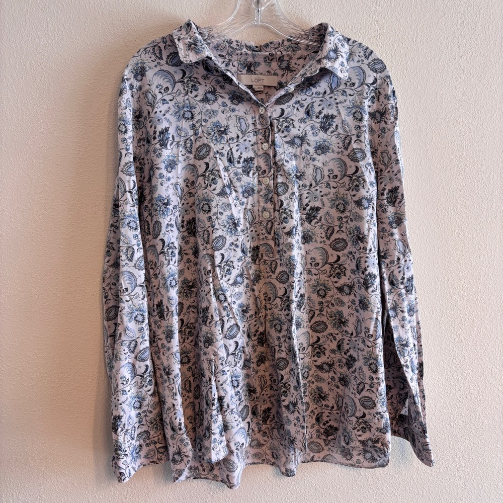 LOFT Women's Blue and White Patterned Button Down Shirt SZ XL